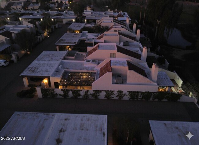 Building Photo - 2529 N Miller Rd