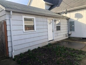 Building Photo - Cute 1 bedroom apartment in a great neighborhood!