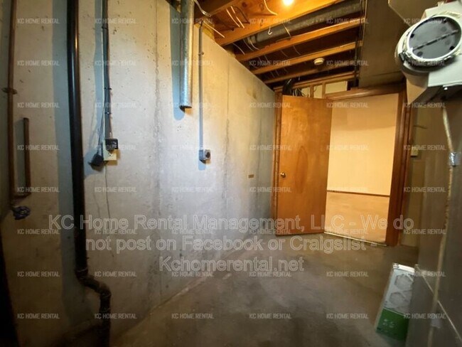 Building Photo - 8002 NW 79th Pl