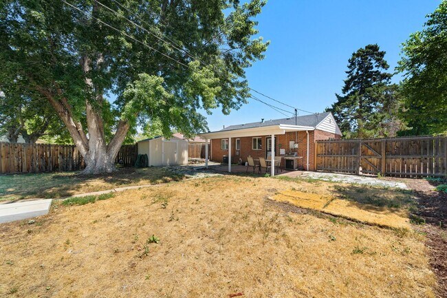 Building Photo - 3021 Olive St