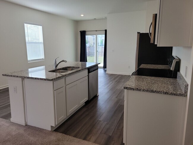 Building Photo - 3 Bedroom in Pender Woods, Cane Bay