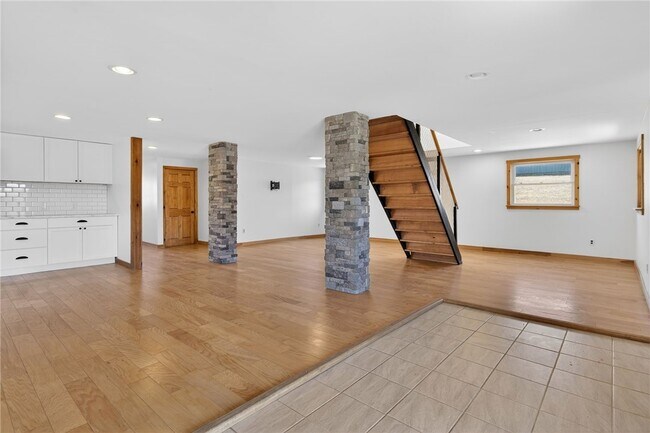 Building Photo - 999 Salmon Creek Rd