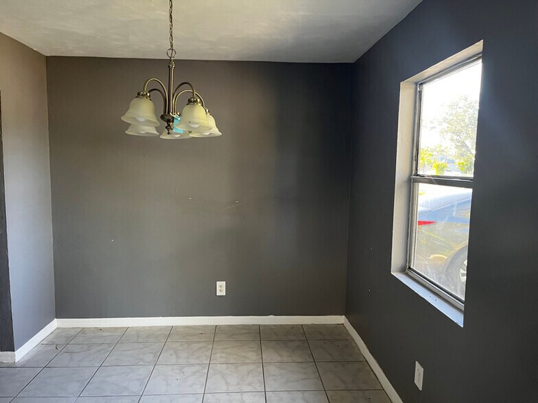 Building Photo - 3758 Minnesota Dr