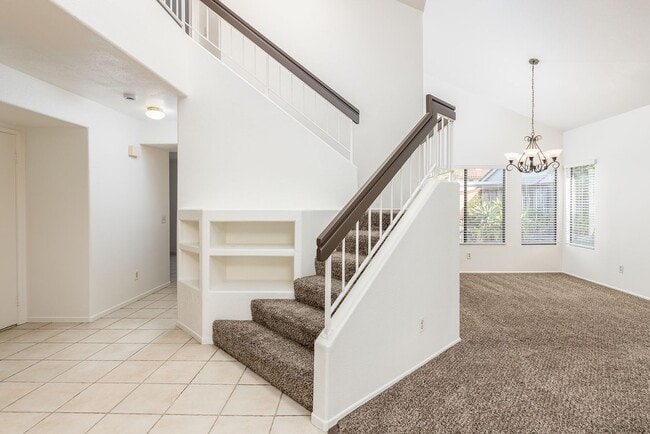 Building Photo - Lovely 4 bedroom Oceanside home!