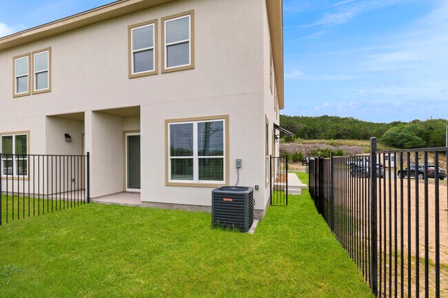 Building Photo - 119 Ave Ventana