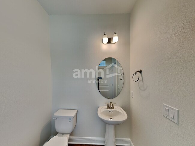 Building Photo - 2805 Ponds Trl