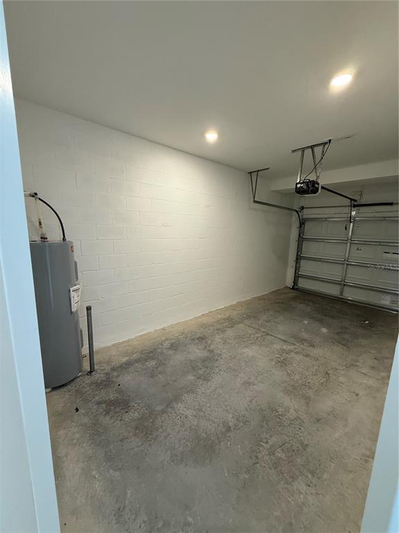 Building Photo - 3066 Chantilly Dr