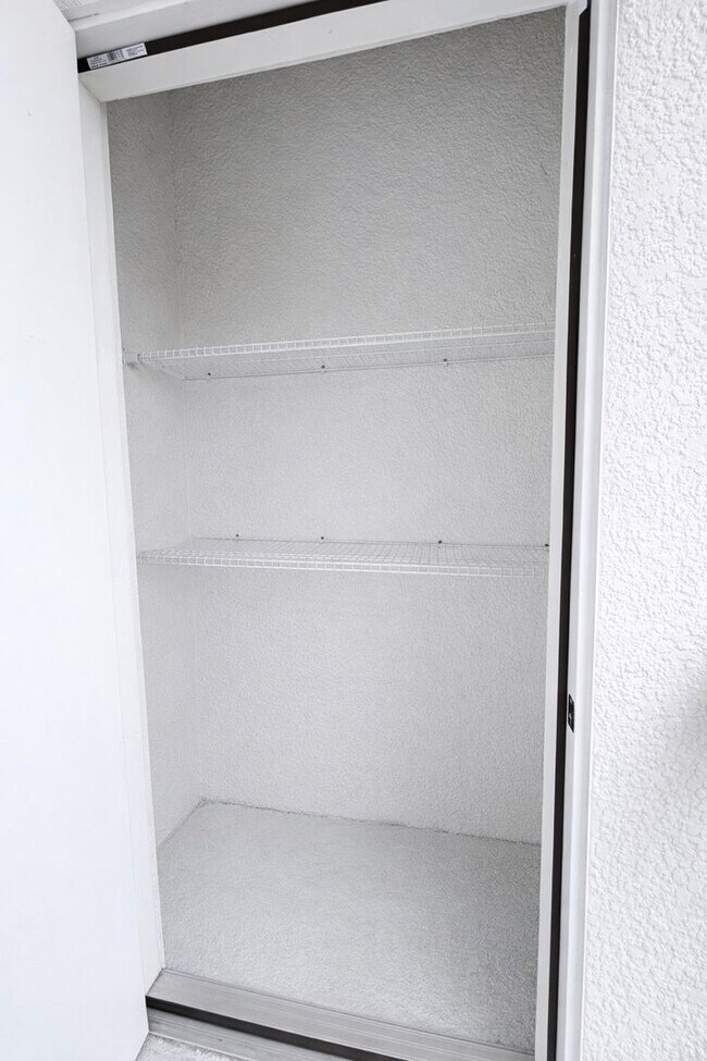 Building Photo - 3221-3409 SW 8th Pl