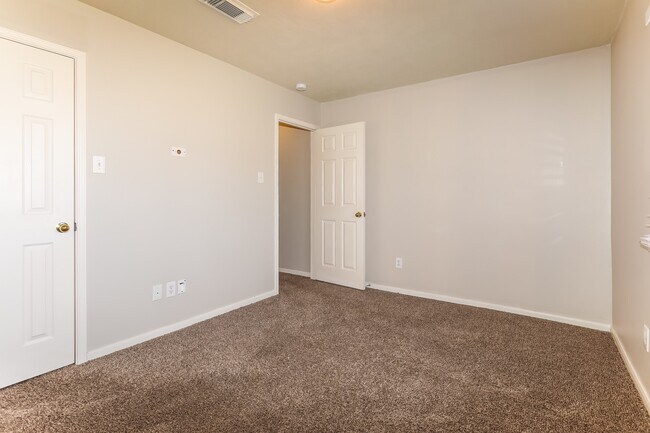 Building Photo - 25418 Barmby Dr