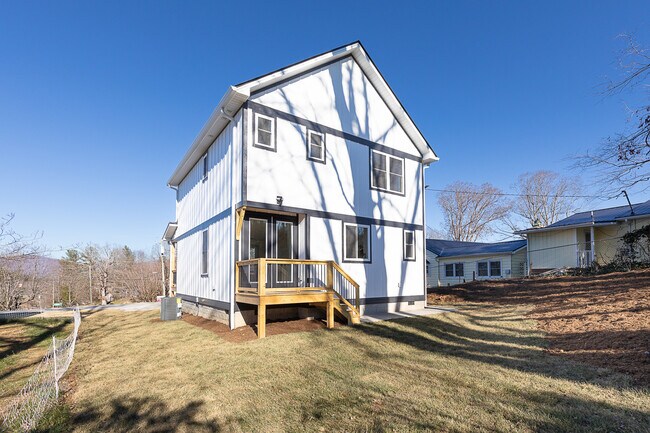 Building Photo - 71 Oakley Rd
