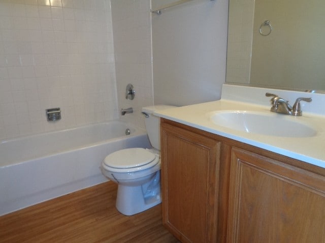 Building Photo - 1706 Lake Pointe Ct