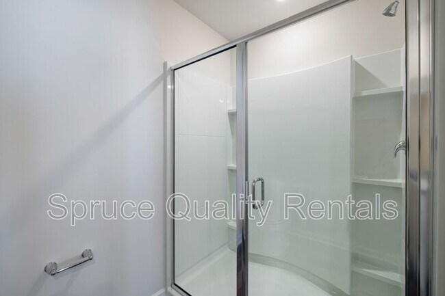 Building Photo - 3548 Bonita Grv Dr