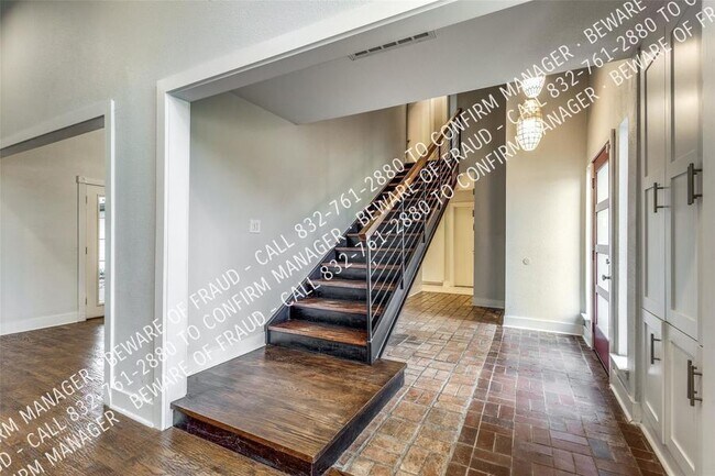 Building Photo - 3800 Graphic Pl