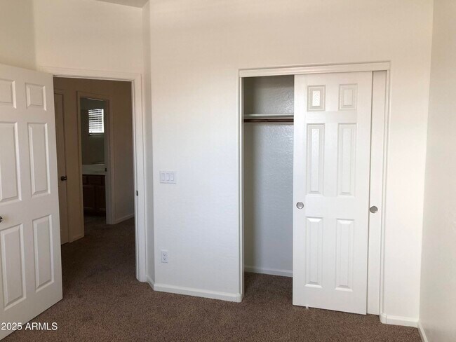 Building Photo - 226 N 199th Dr