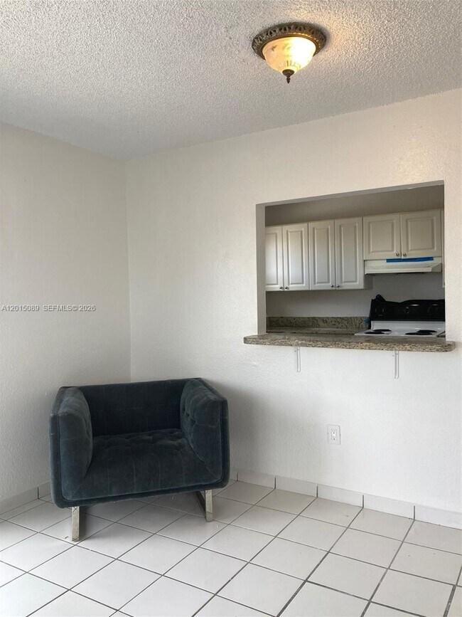 Building Photo - 5100 SW 41st St