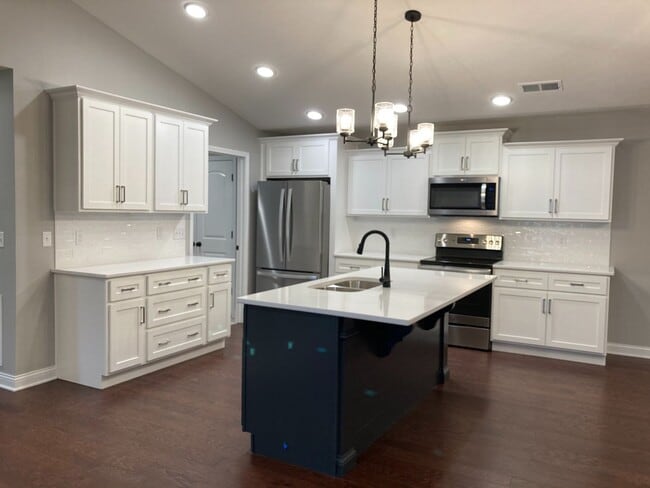 Building Photo - 116 Legacy Ct