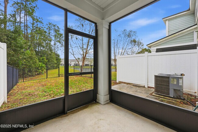 Building Photo - 292 Servia Dr