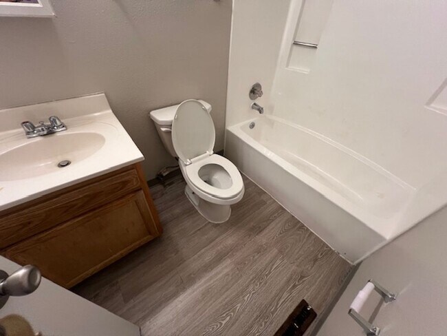 Building Photo - Multi-family Apartment Community
