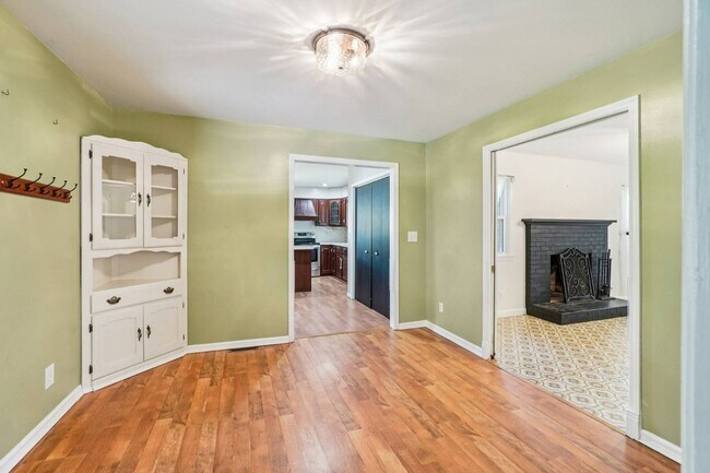 Building Photo - 710 Heatherwood Dr
