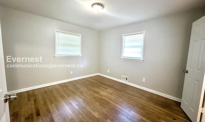 Building Photo - 1779 Gretna Green Way