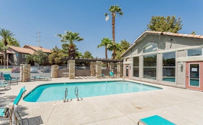 Primary Photo - 2750 S Durango Dr