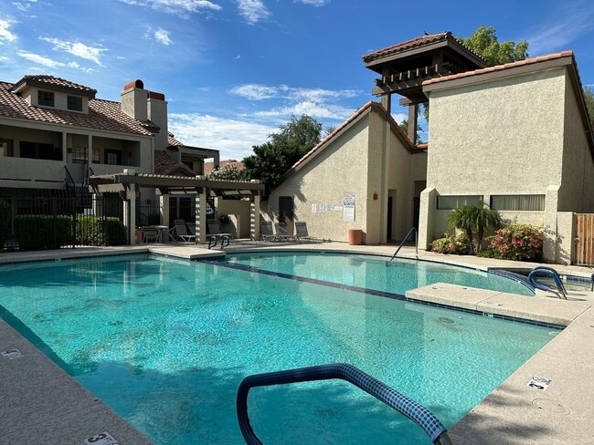 Building Photo - Excellent 1 bedroom w/ loft