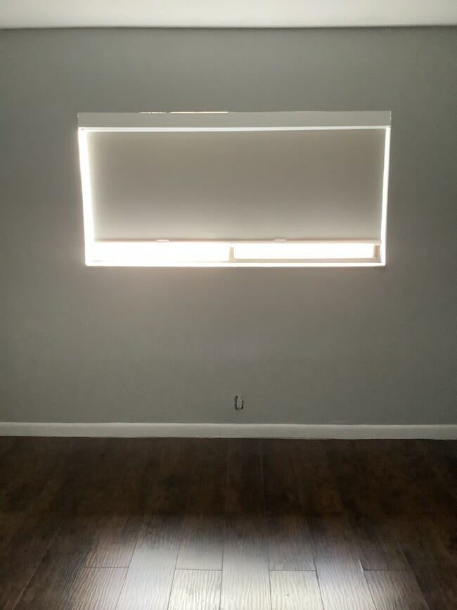 Building Photo - Beautiful 2 bedroom 2.5 bath condo with an...