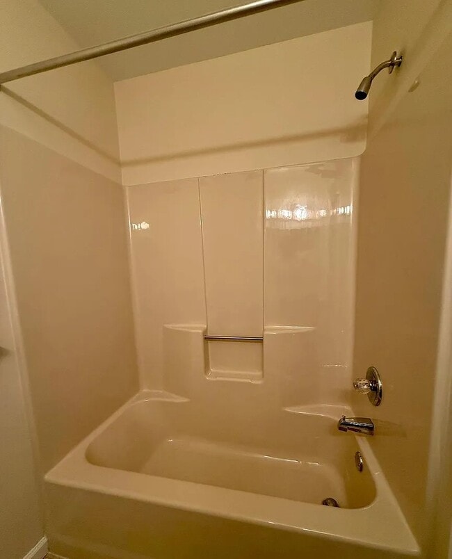 Building Photo - 2814 Kingston Dr