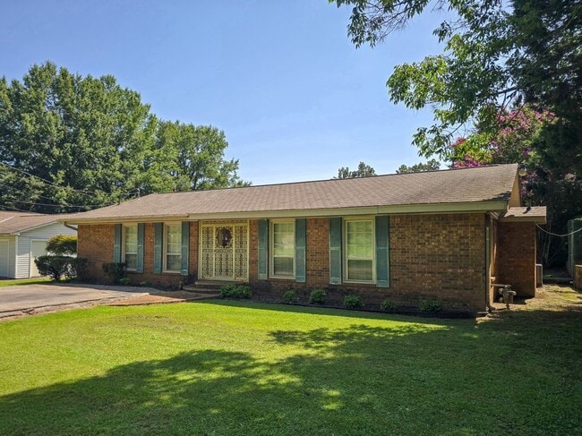 Building Photo - 1402 Loberg Ln
