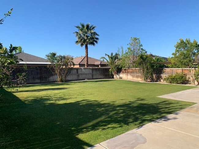 Building Photo - 11717 California Poppy Dr