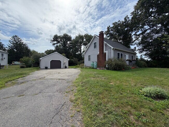 Building Photo - 150 W Jersey St