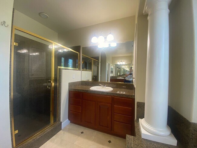 Building Photo - AVAILABLE BY 1/1/26 - ELEGANT AND SPACIOUS 4 BED, 4 BATH 2 STORY HOME WITH VIEWS OF EL DORADO HILLS