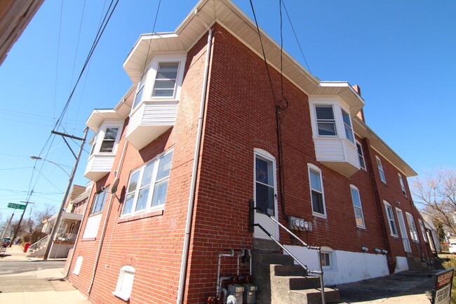 Primary Photo - 1103 South St