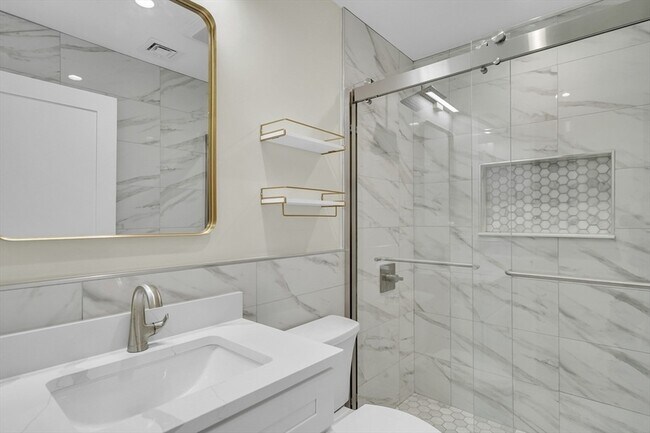 Building Photo - 52 Holyoke St