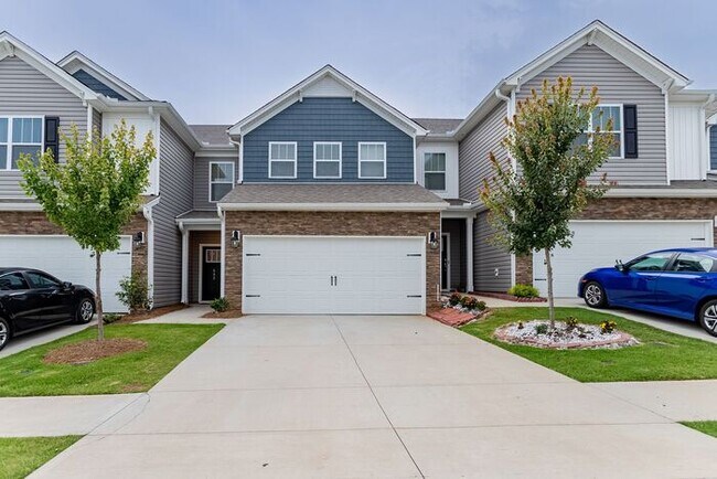 Primary Photo - Townhome in Popular Sudduth Farms in Greer...