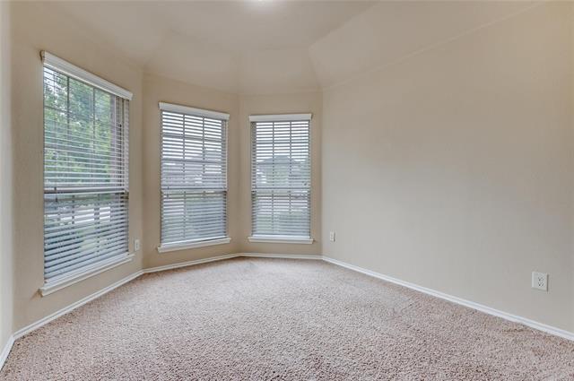 Building Photo - 1028 Lake Woodland Dr