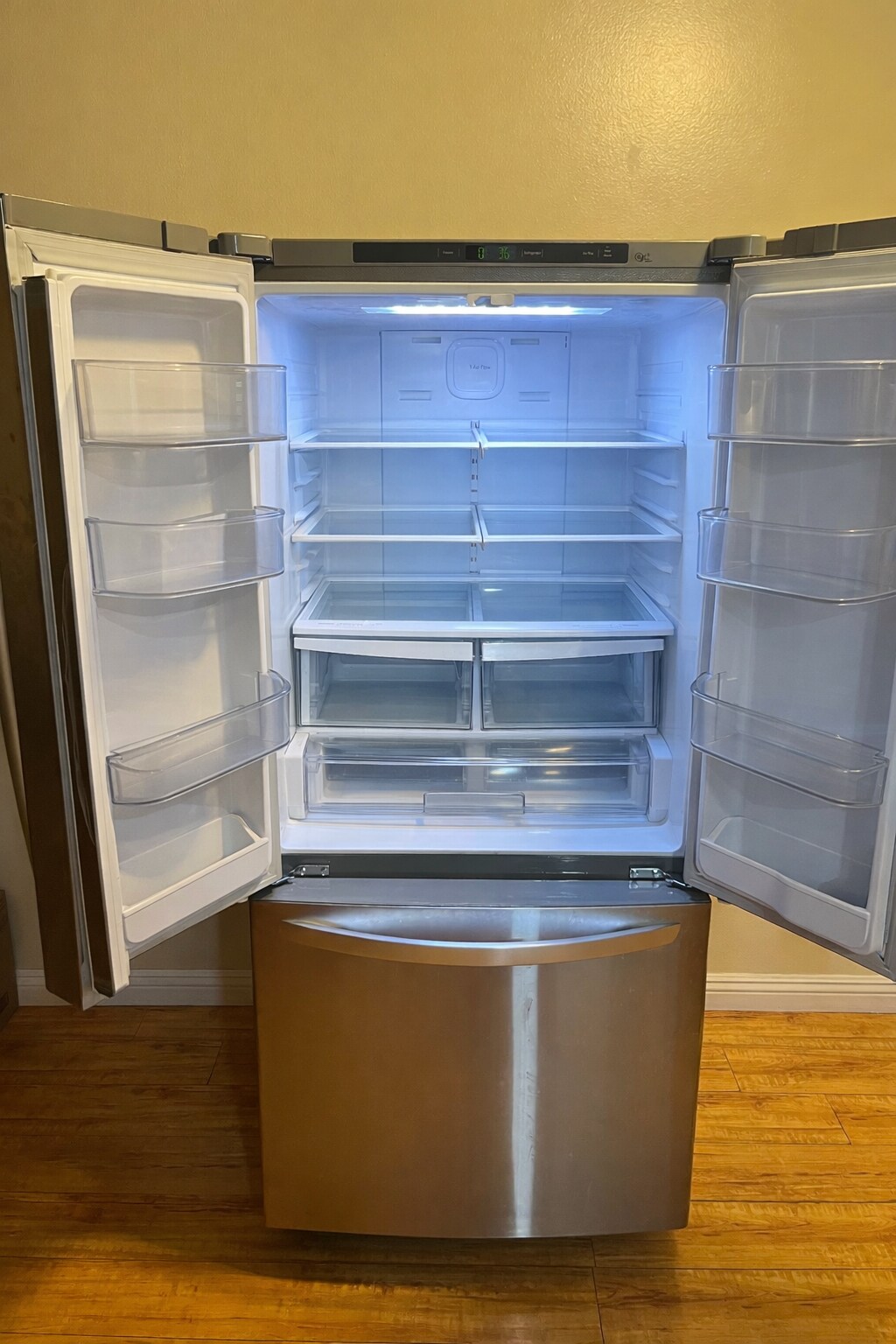 Building Photo - 1082 W Pine St