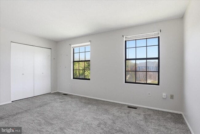 Building Photo - 663 Johahn Dr