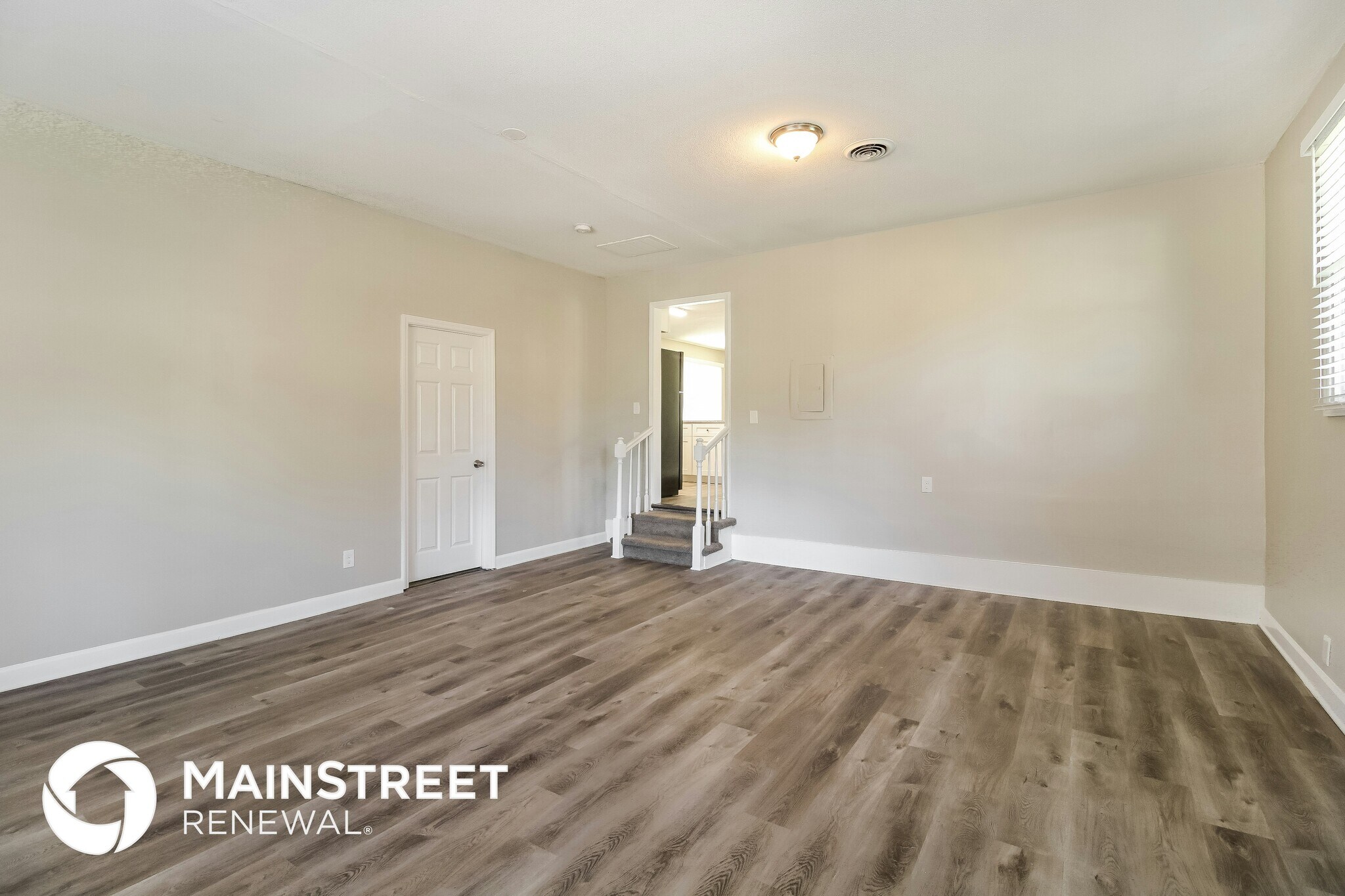 Building Photo - 2628 White Oak Dr