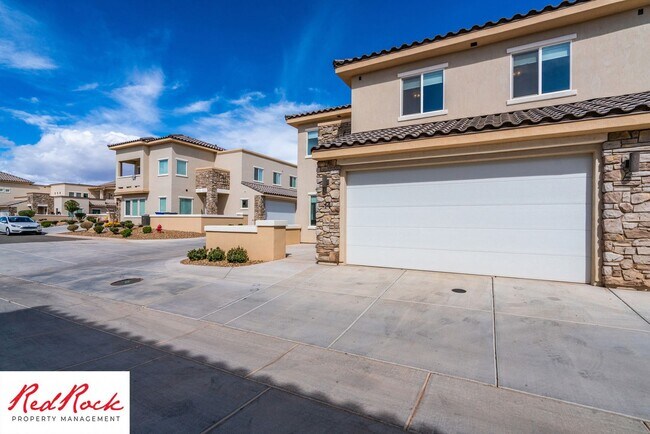 Building Photo - 3 Bedroom, 2.5 Bathroom Townhome in Ivins City