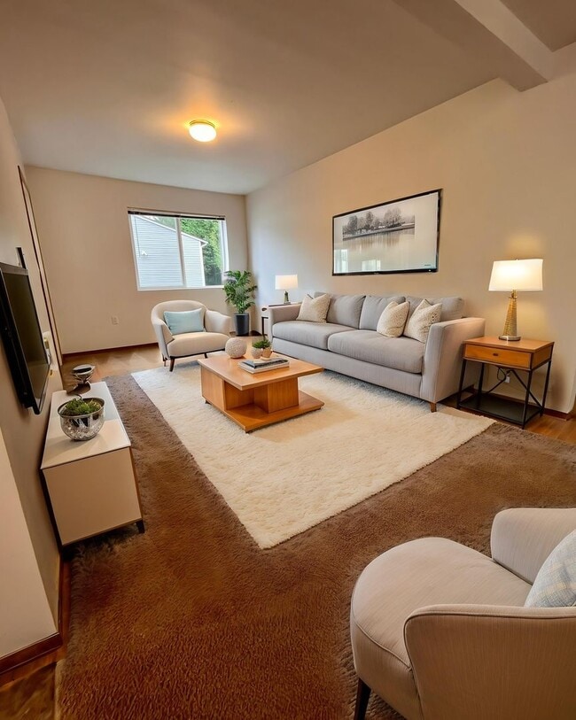 Building Photo - $300 Off First Full Month!  1 Bedroom 1 Bathroom - Ground Floor - Bonney Lake Condo - #C1