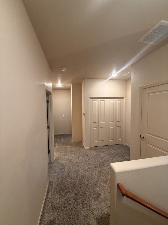 Building Photo - 4239 E Columbus Park Pl