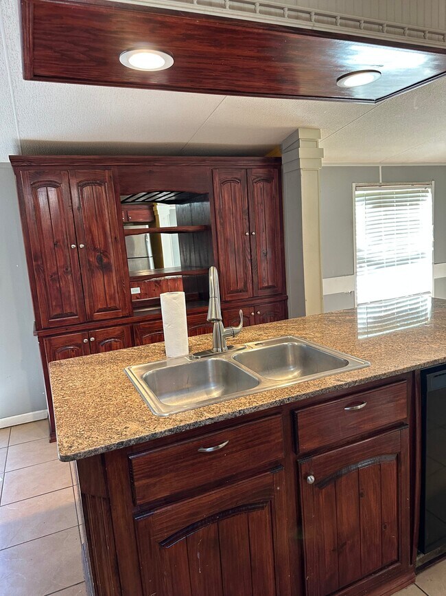 Building Photo - 16979 Pine Trail Dr