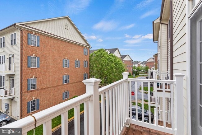 Building Photo - 3675 Spring Hollow Ln