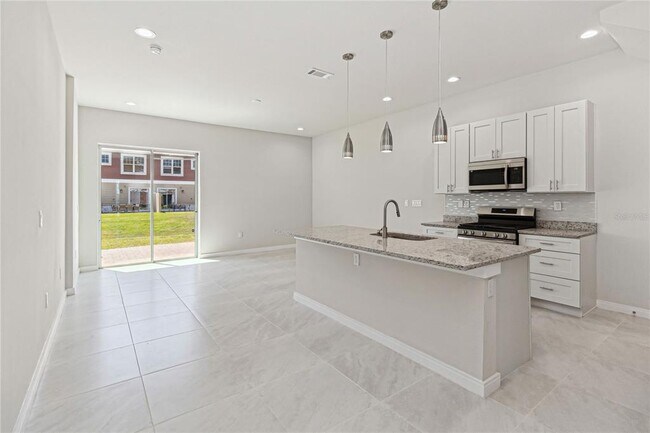 Building Photo - 7554 Sunflower Cir