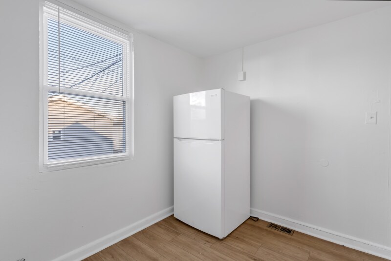 Building Photo - 3933 Walsh St