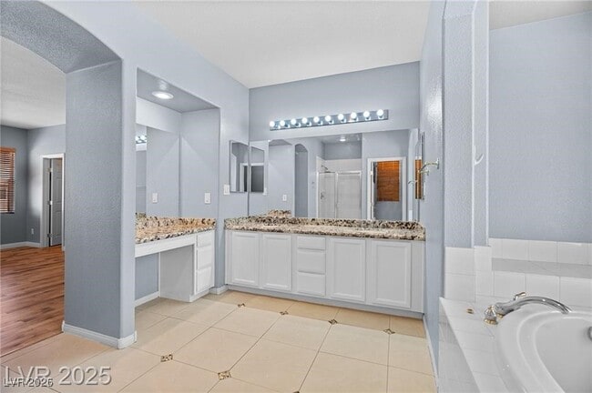 Building Photo - 10281 Wolves Den Ln