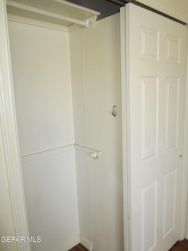 Building Photo - 6924 Imperial Ridge Dr