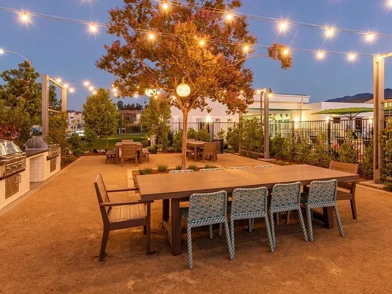 Building Photo - 2206 Yuzu St