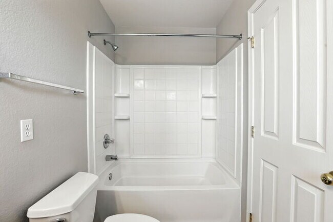 Building Photo - 21116 Avenida Del Valle Ct